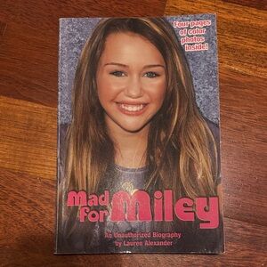 Mad for Miley Unauthorized Biography book
